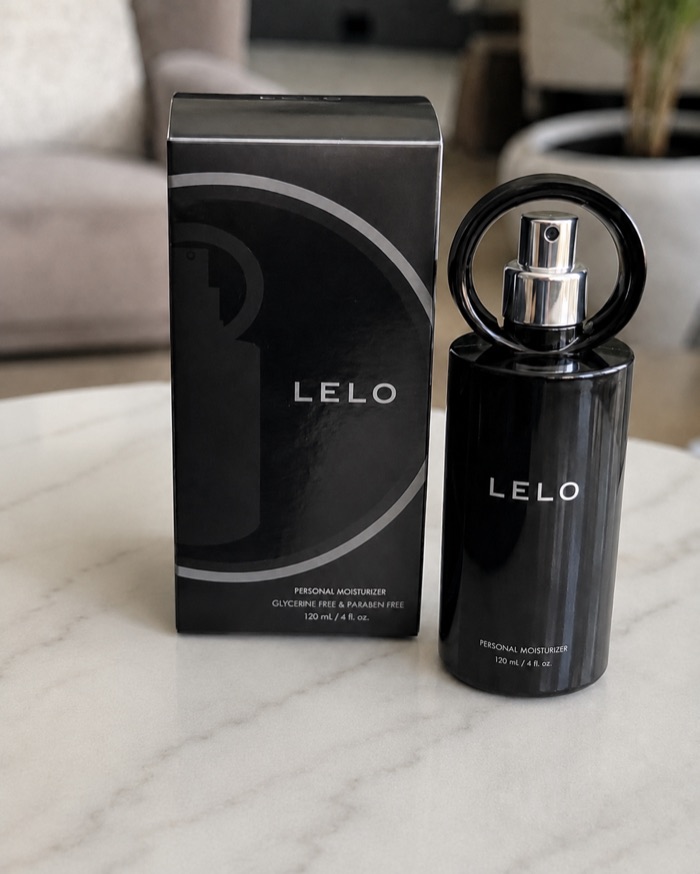 Фото товару від покупця — LELO Personal Moisturizer на столі